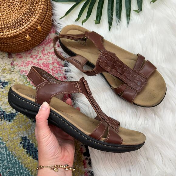 Clarks Neutral Brown Leather Laurieann Kay Slingback T-Strap Sandal 11 - Picture 1 of 8